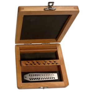 14-Dies Screw Plate W/Taps (0.7Mm To 2Mm) In Wooden Box